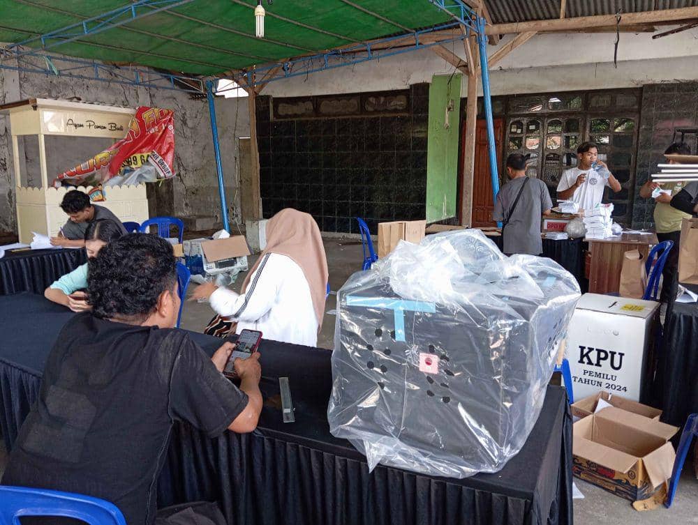Proses rekapitulasi penghitungan suara (IDN Times/Ruhaili)