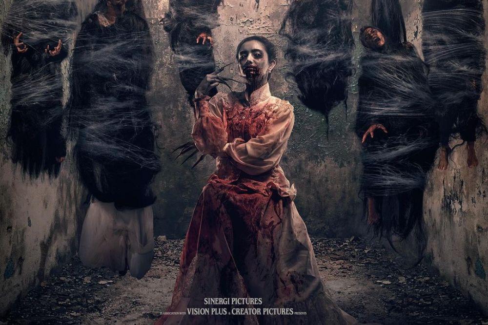 4 Kelebihan dan Kekurangan Film Lampir, Mudah Ditebak tapi Plot Twist