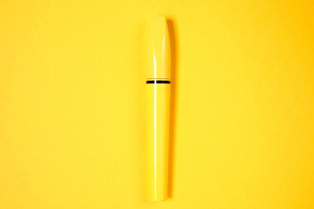 5 Rekomendasi Lip Balm Cowok Kemasan Stick yang Mudah Digunakan!