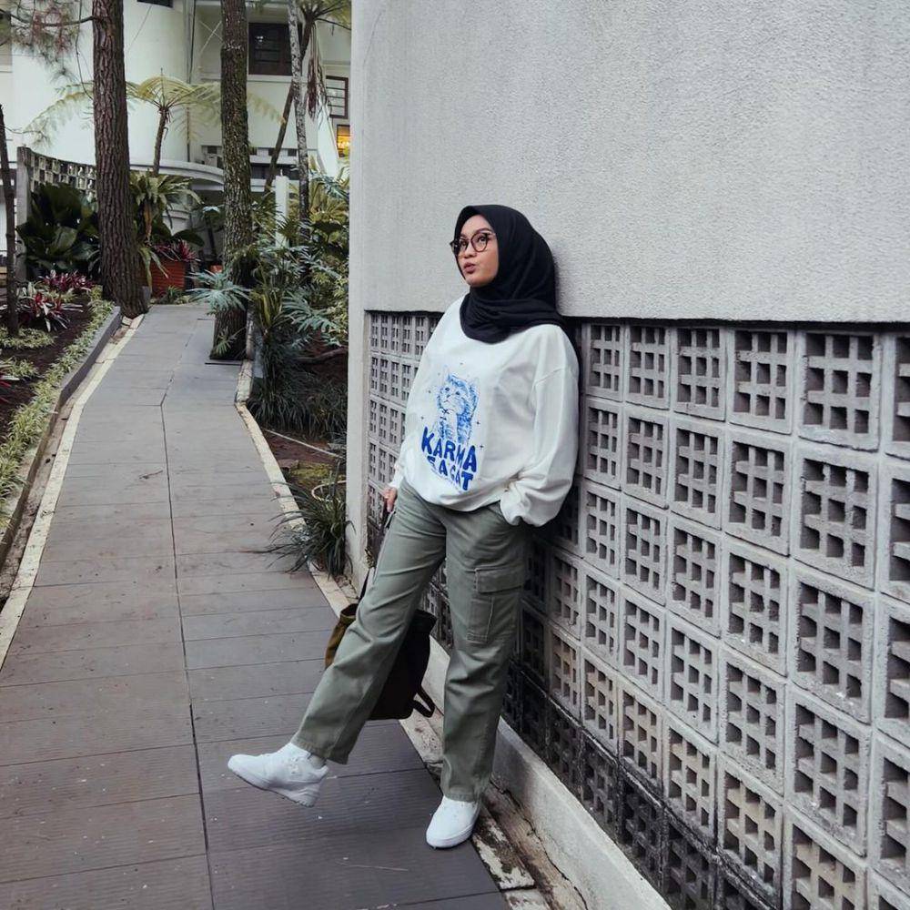 Ide Boyish Style ala Salma Salsabil (instagram.com/salmasalsabil12)