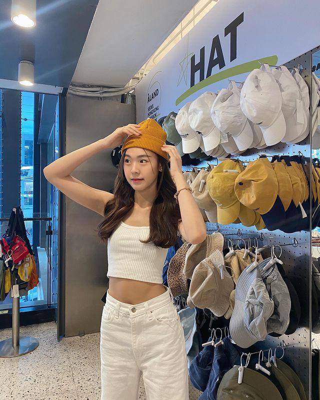 June Wanwimol (instagram.com/junewanwimol19)