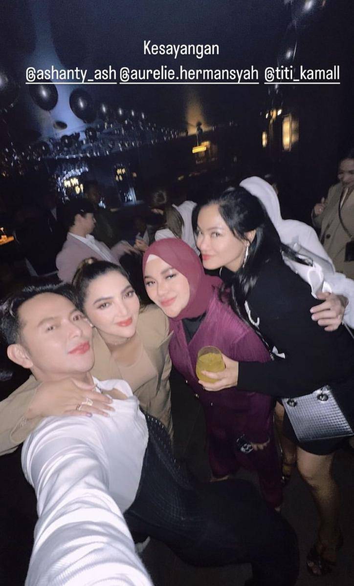 potret Titi Kamal di ultah ke-44 Olla Ramlan (instagram.com/titi_kamall)