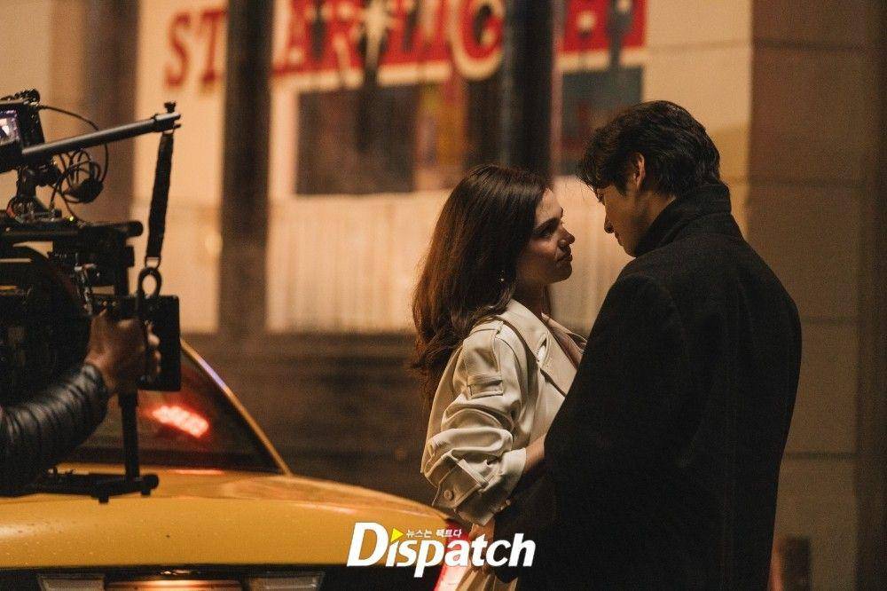 potret behind the scene Cha Eun Woo untuk MV STAY (dok. Dispatch Korea)