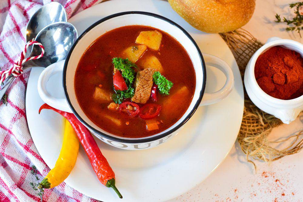 ilustrasi sayur asem Sunda pakai tetelan dan terasi (pixabay.com/RitaE)
