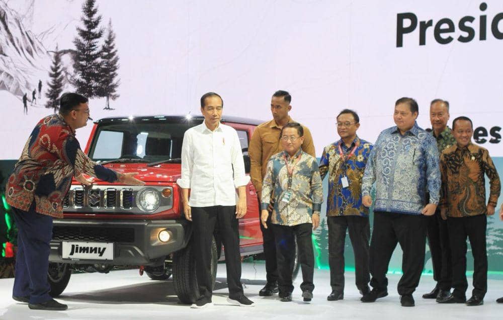 Presiden Joko Widodo saat menghadiri Indonesia International Motor Show 2024 yang di gelar di JIE Expo Kemayoran. (Dok. Istimewa)