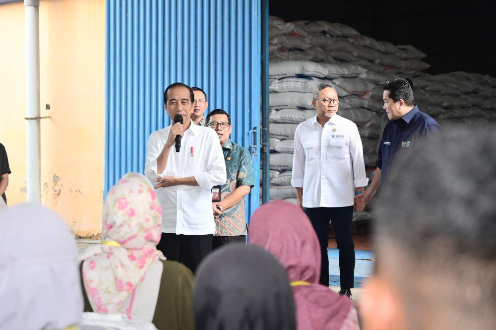 Bagikan Bantuan Beras, Jokowi: Mari Berdoa  Supaya Ada hingga Desember