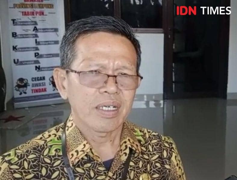 Sekretaris KPU Bandar Lampung Amrozie. (IDN Times/Rohmah Mustaurida)