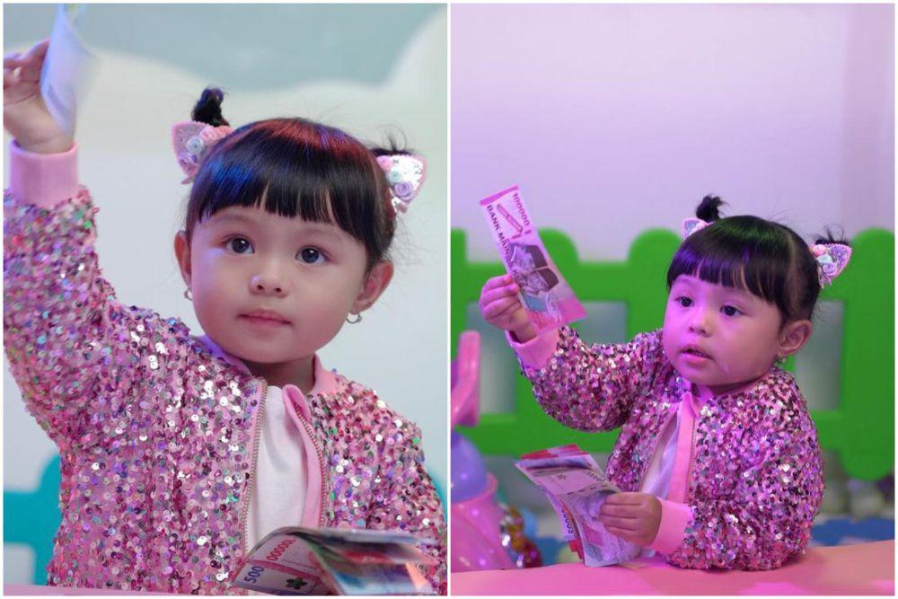 8 Potret Ameena Pakai Outfit Pink Bling Bling saat Main, Gemas!