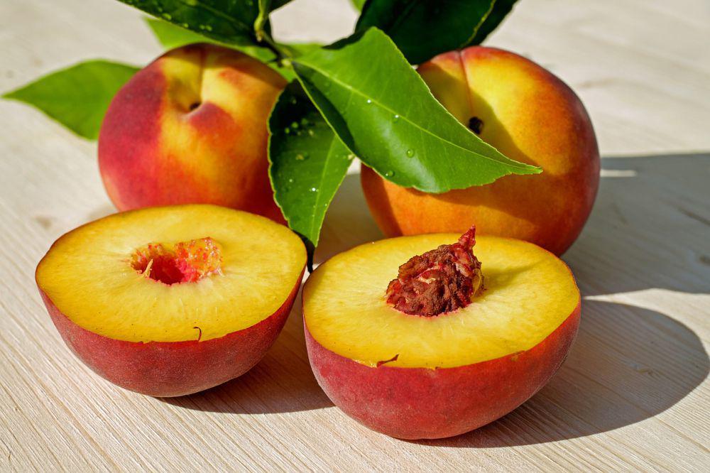 10 Tips Mudah Memilih Buah Persik yang Matang dan Siap Disantap
