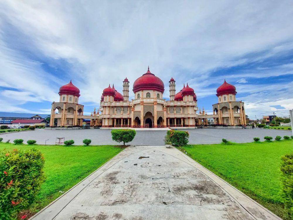 Masjid Raya Baitul Makmur (instagram.com/rifkyamrullah_)