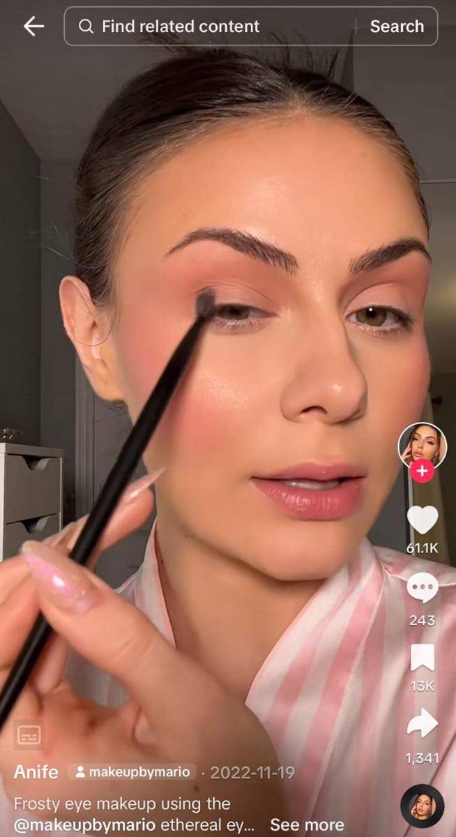 Usapkan eyeshadow netral (Tiktok.com/Anife)