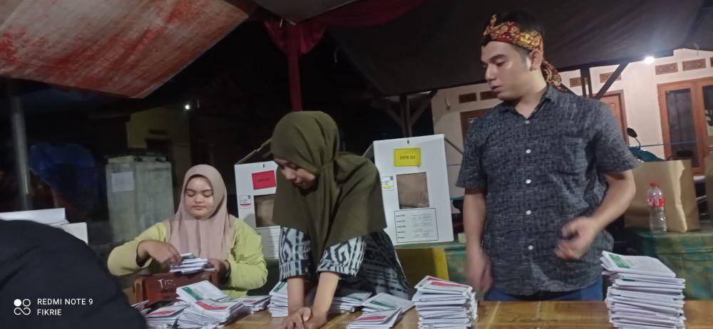 momen seru saat pemilu di TPS 5 Cianjur, Jawa Barat (dok. pribadi/Sri Sulasmi)