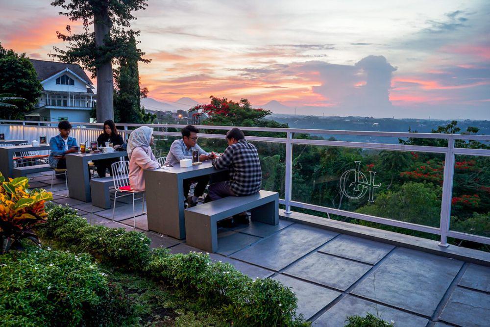 10 Pesona Over Horizon Semarang, Kafe dengan Pemandangan Kota dan Alam