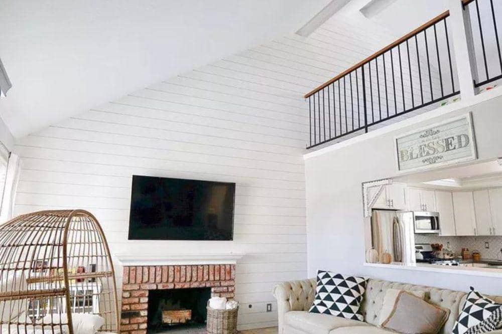 ilustrasi dinding aksen untuk ruang tamu (thespruce.com)