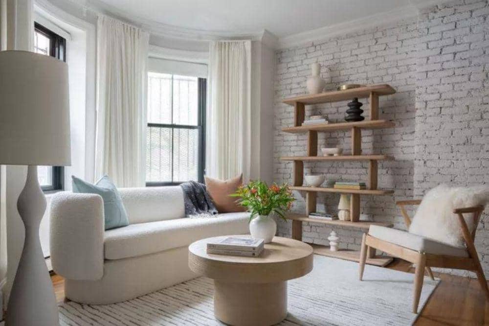 ilustrasi dinding aksen untuk ruang tamu (thespruce.com)