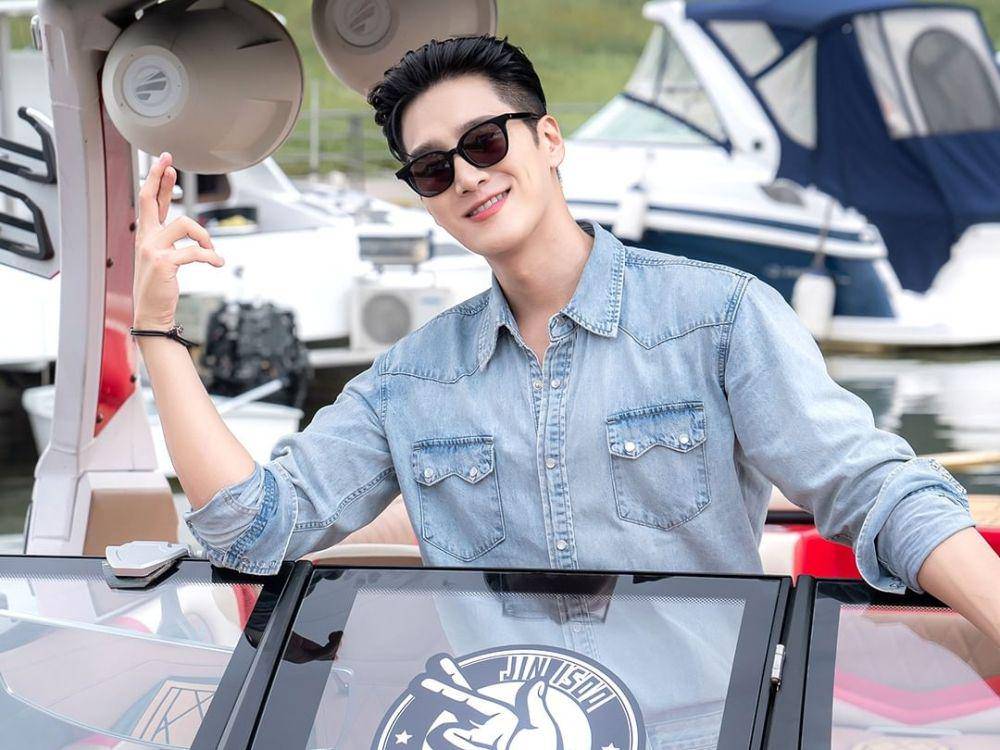 still cut Flex X Cop (instagram.com/sbsdrama.official)