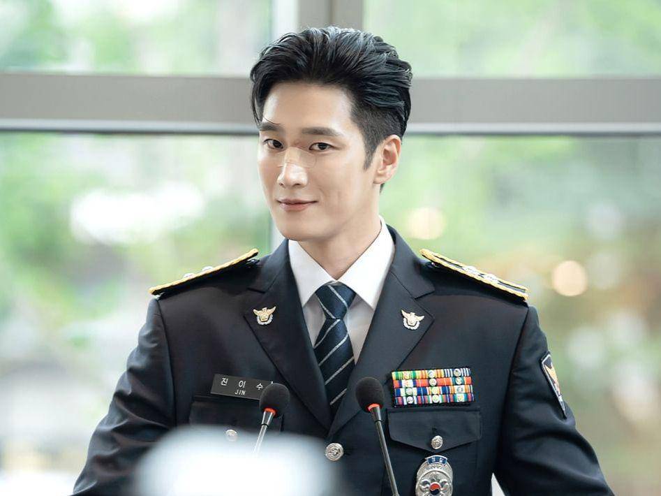 still cut Flex X Cop (instagram.com/sbsdrama.official)