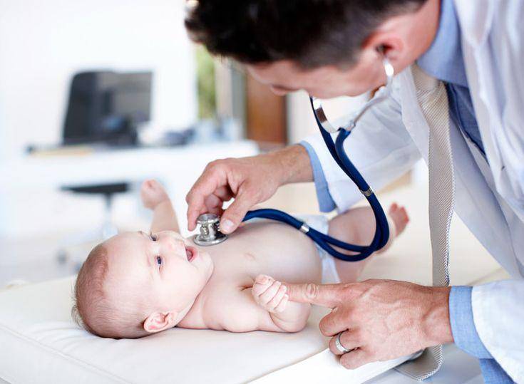 Ilustrasi bayi sedang diperksa oleh dokter (Pinterest.com/Healthy Driven)