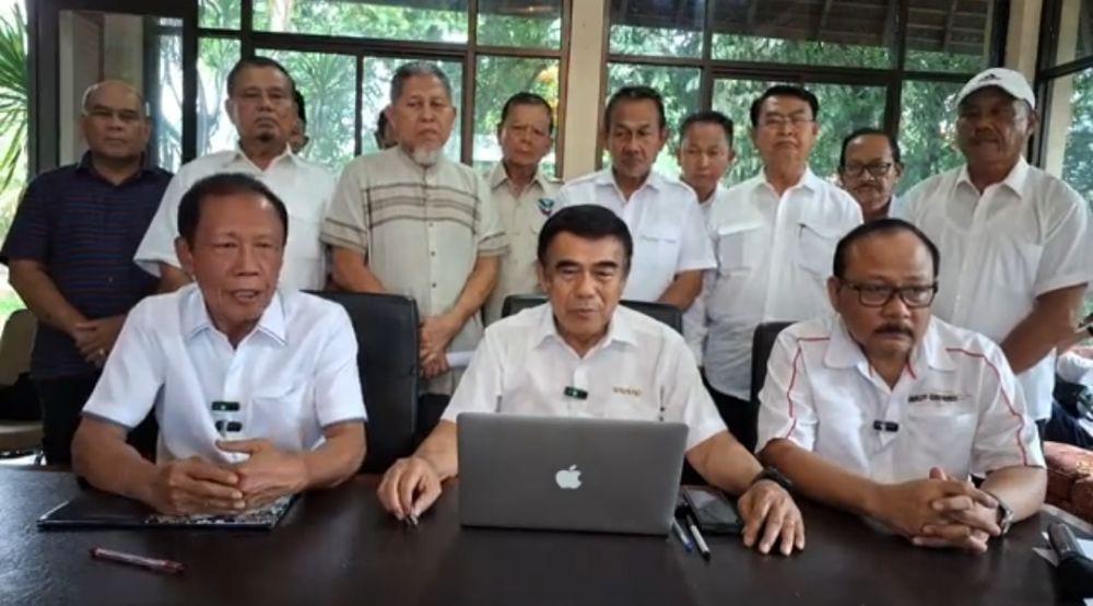 Forum Komunikasi Purnawirawan TNI-Polri untuk Perubahan dan Persatuan (FKP3) membacakan deklarasi untuk diskualifikasi paslon nomor urut dua. (Tangkapan layar YouTube Bang Edy)