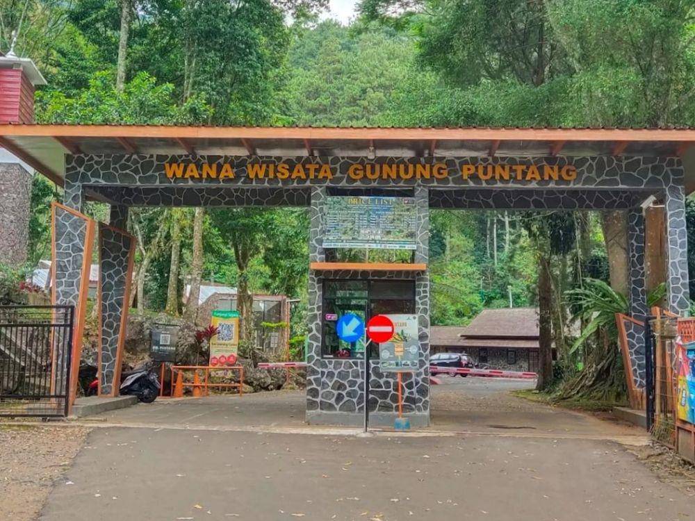 pintu masuk Wana Wisata Gunung Puntang (instagram.com/ian_theday)