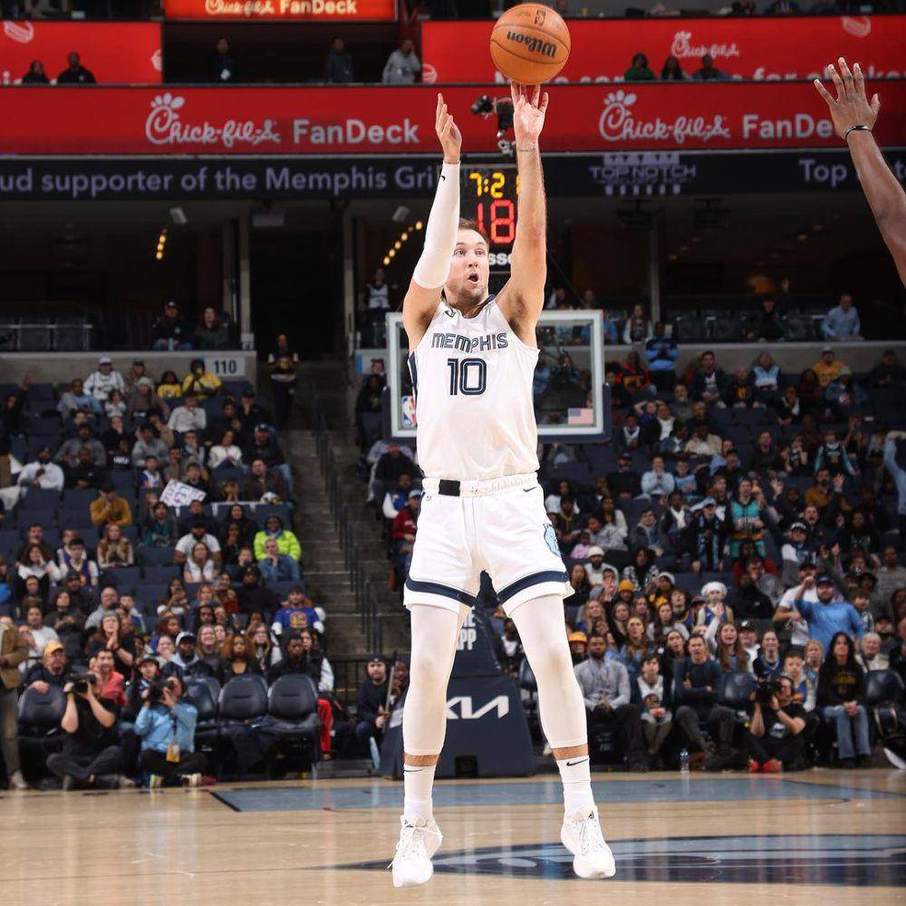 Luke Kennard (instagram.com/memgrizz)