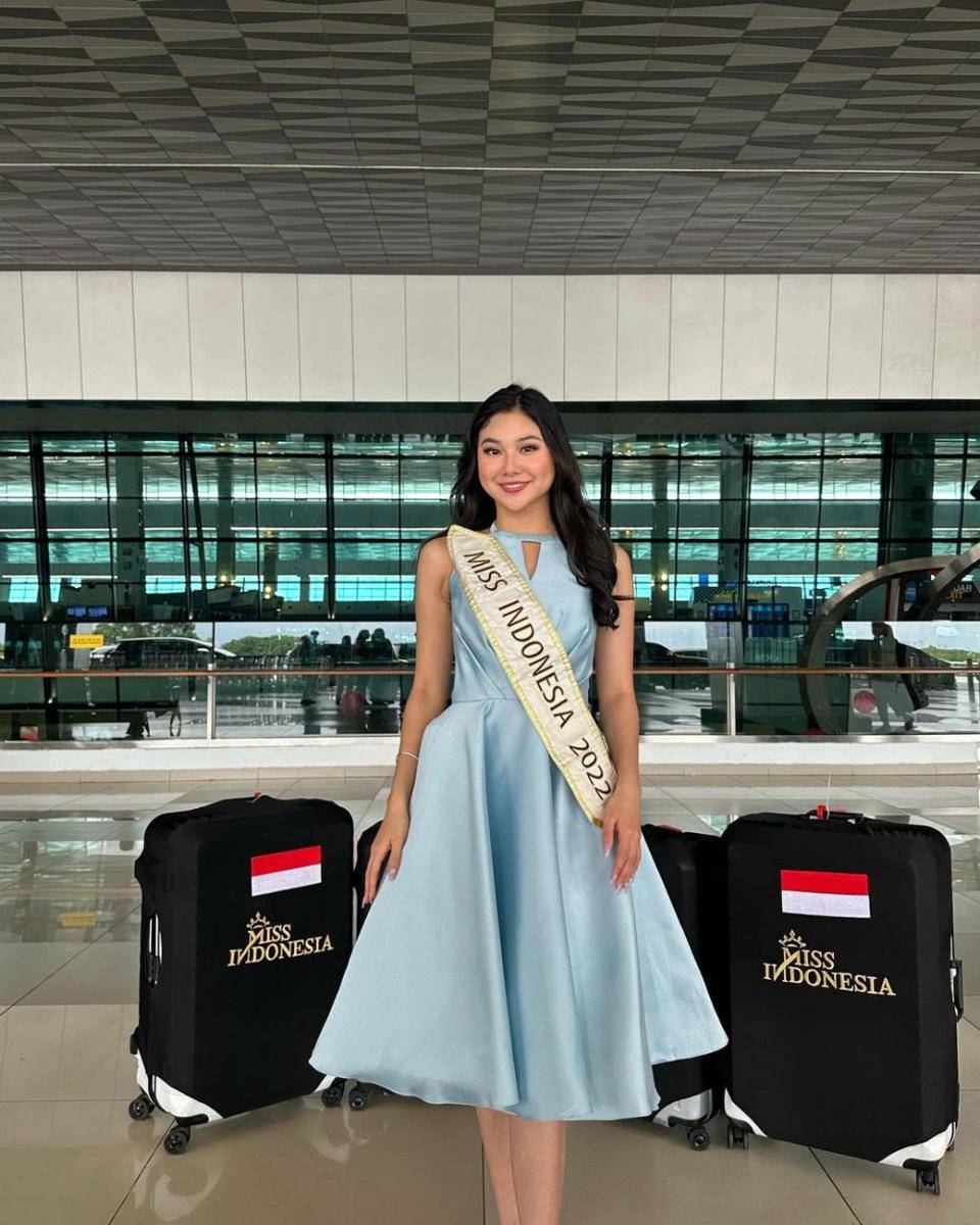 Potret Keberangkatan Audrey Vanessa ke India untuk Miss World ke-71 (Instagram.com/bunda.latinas)