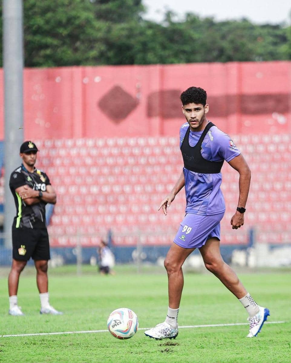 Striker asal Brasil, Jefinho saat berlatih bersama Persik Kediri. IDN Times/ istimewa