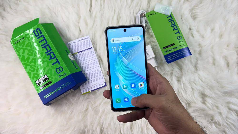 potret Infinix Smart 8 Plus (dok. youtube.com/The Unboxing Channel)