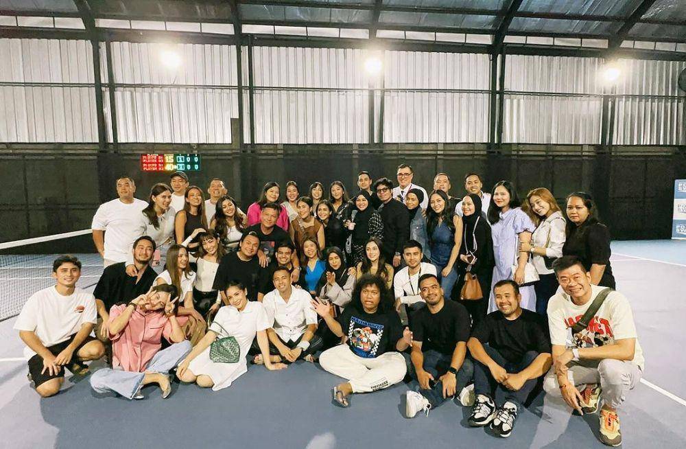 OOTD artis. (instagram.com/attahalilintar)