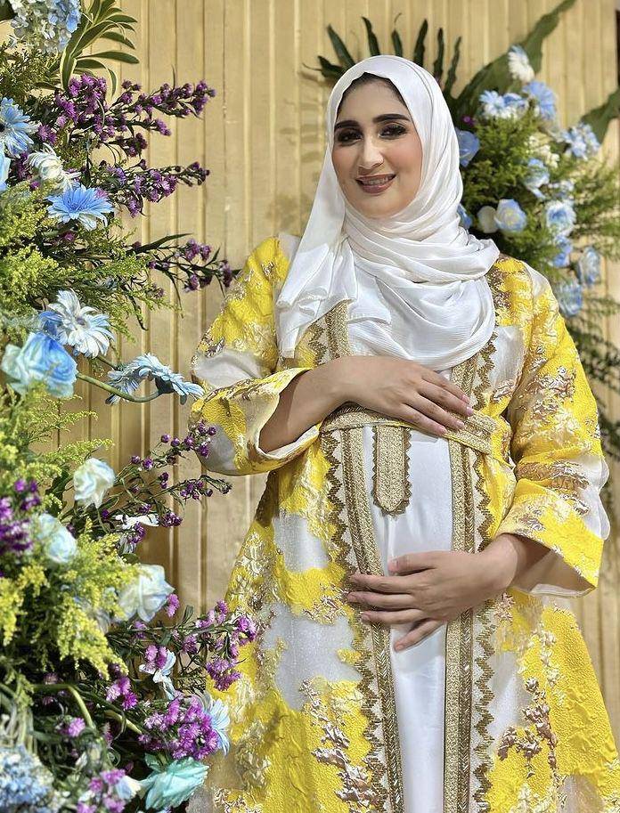 potret hamil Tania Nadira hingga lahiran anak ke-4 (Instagram.com/tanianadiraa)