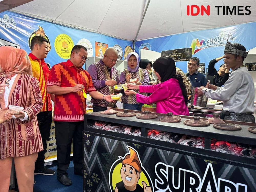Ada ratusan tenant makanan khas Kalbar. (IDN Times/Teri).