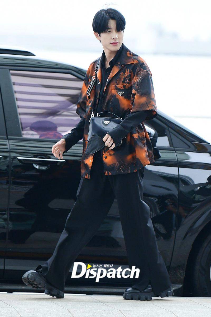 airport fashion ala Jake ENHYPEN (dok. dispatch.co.kr/Oh Min Ah)