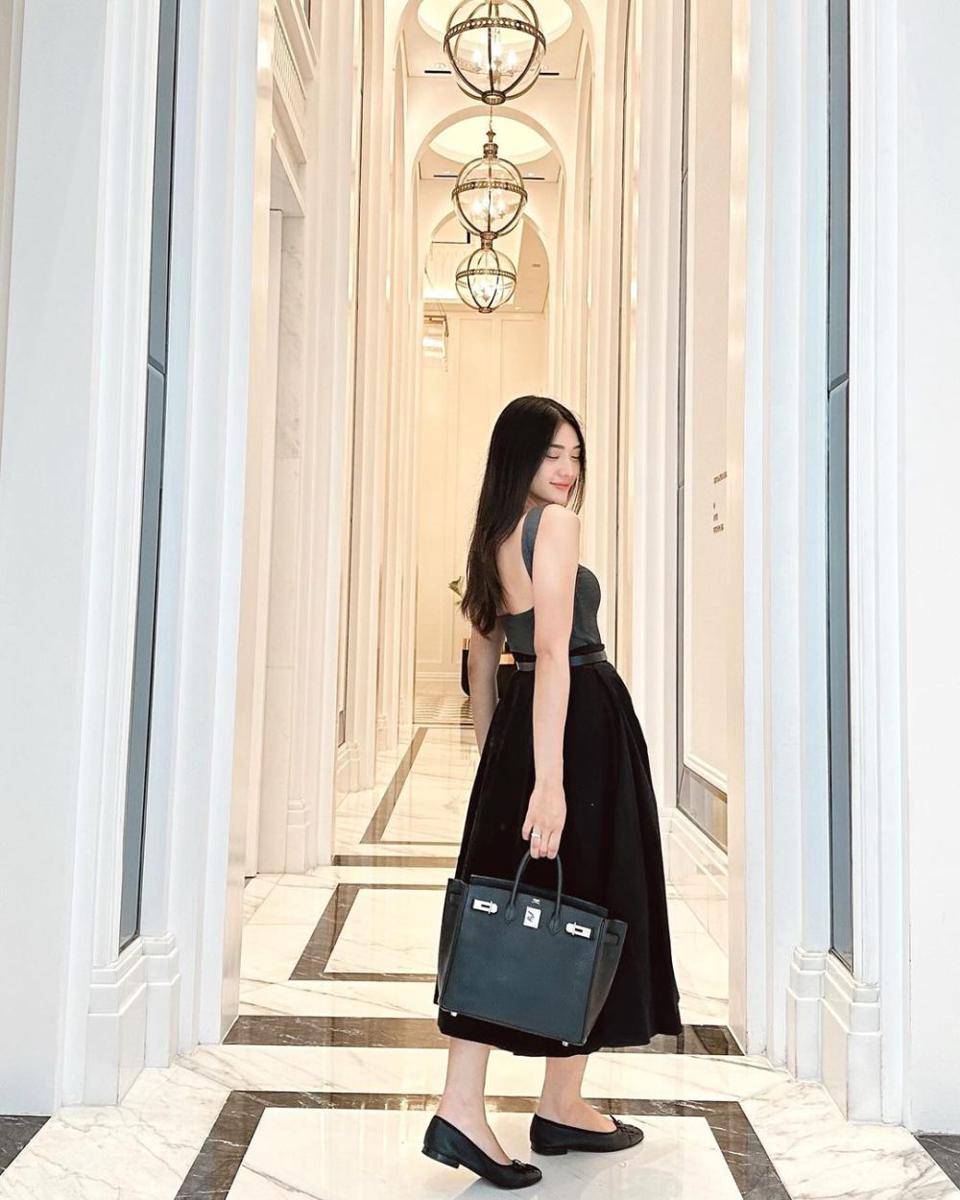 potret Anissa Aziza dan Raditya Dika makan bareng (instagram.com/anissaaziza)
