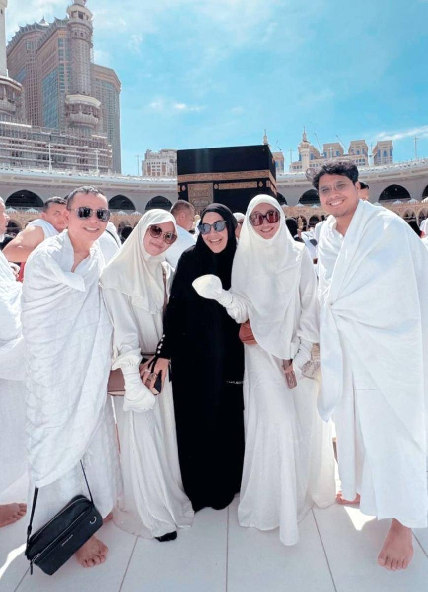 Umi Kalsum dan calon besan (instagram.com/rakayayo411)