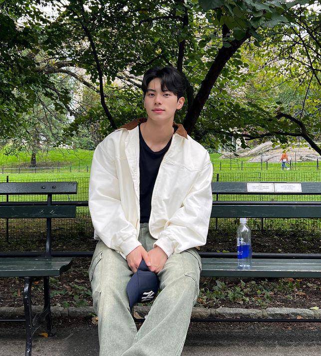 potret Lee Chae Min (instagram.com/l.c.m____)