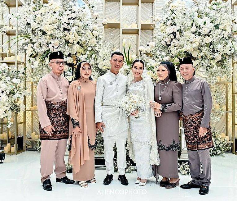Umi Kalsum dan calon besan (instagram.com/rakayayo411)