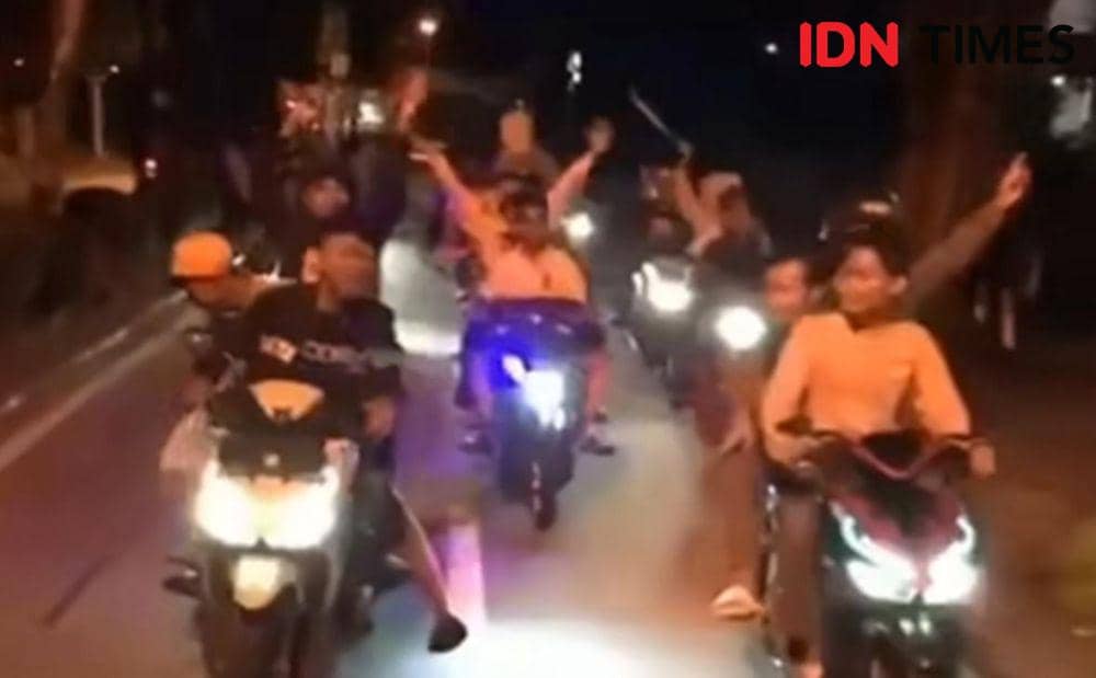 Belasan Remaja di Pontianak Konvoi Acungkan Sajam hingga Lukai Warga