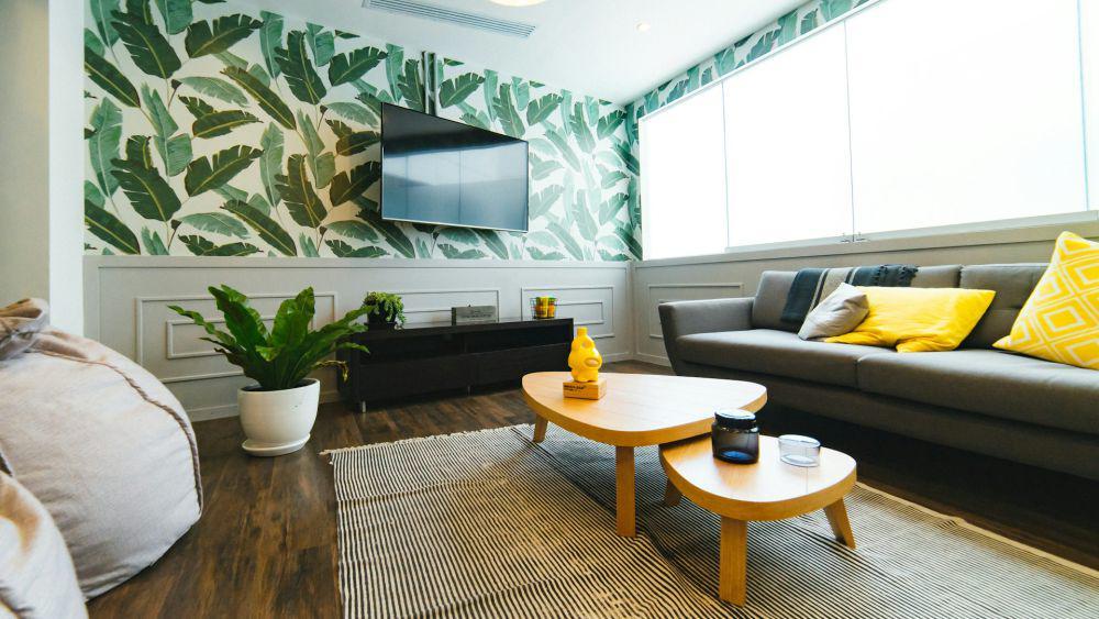 5 Cara Terapkan Dekorasi Interior Bertema Floral Selain Pakai Tanaman