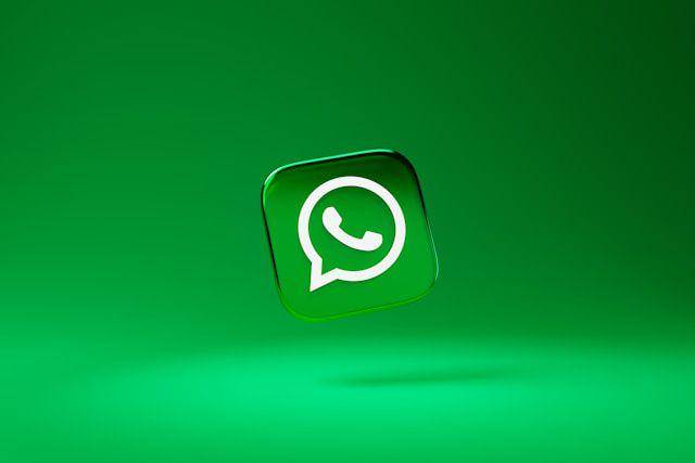 ilustrasi logo WhatsApp (unsplash.com/mourimoto)