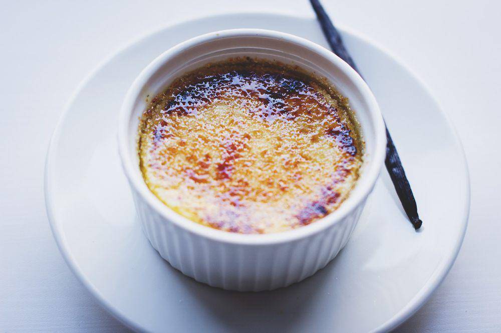 creme brulee (pixabay.com/freestocks-photos)