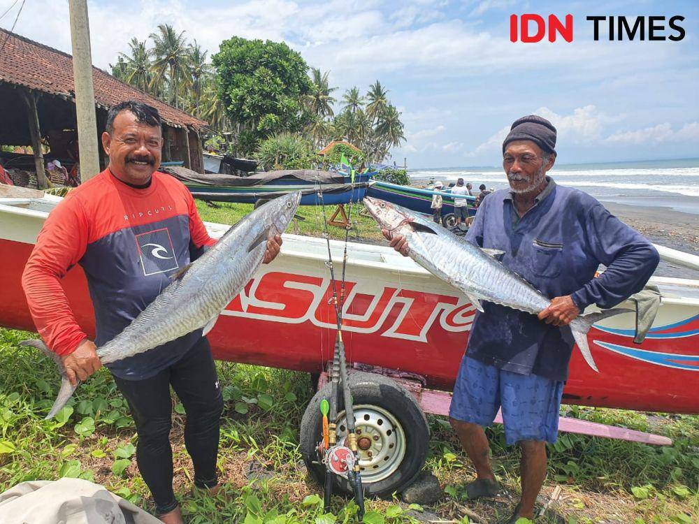 Pemancing mendapatkan ikan di Tabanan (Dok.IDNTimes/Istimewa)