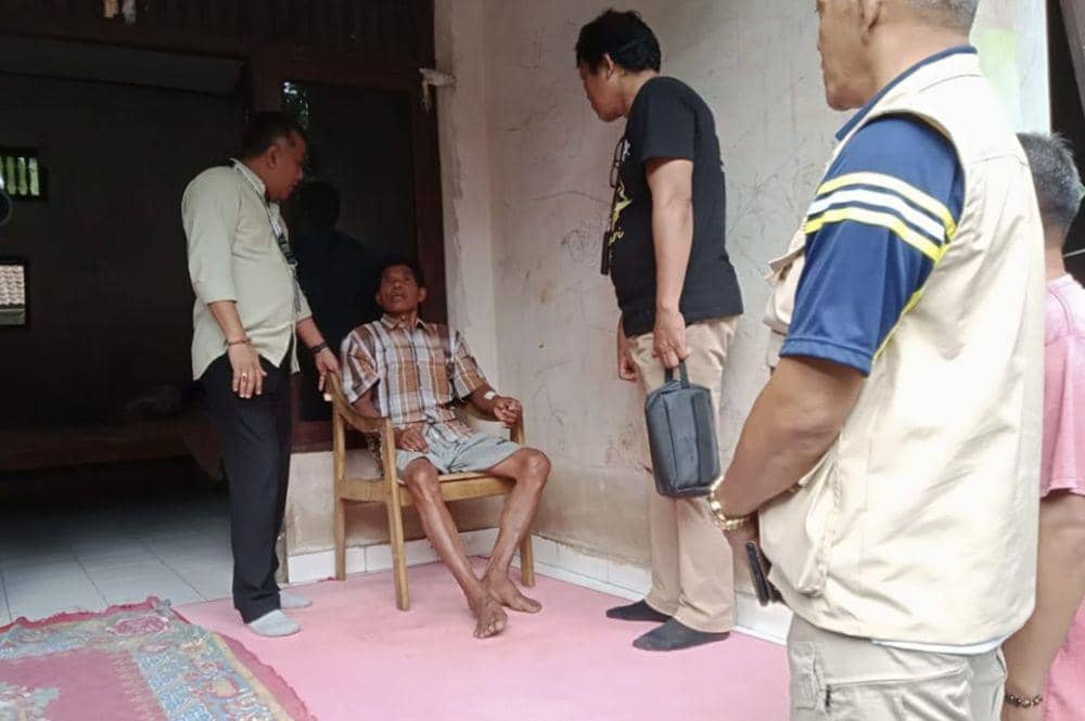 Foto kunjungan KPU Provinsi Bali ke lokasi anggota KPPS yang sakit (Dok.IDN Times/istimewa)