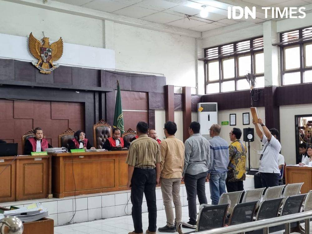 Dirut PTBA Arsal Sani dihadirkan sebagai saksi dugaan korupsi akuisisi saham PT SBS (IDN Times/Rangga Erfizal)