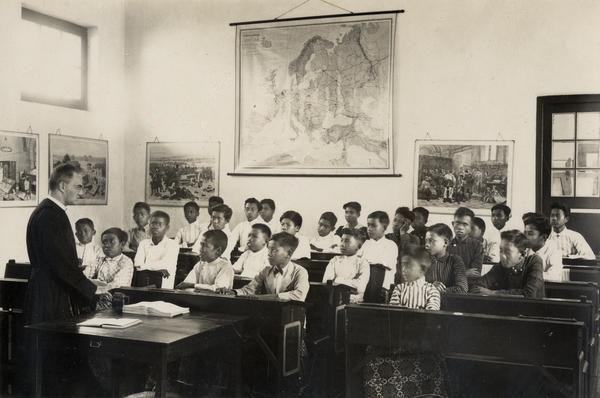 Bersifat Diskriminatif, Ini 6 Jenis Sekolah Dasar Era Hindia Belanda