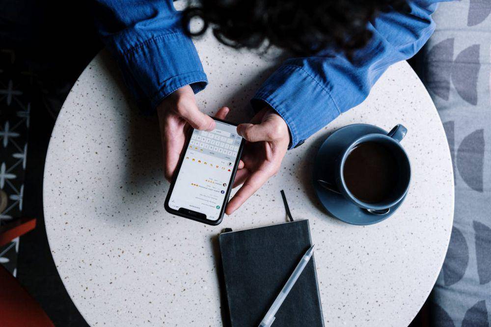 ilustrasi komentar postingan instagram (Pexels.com/Cottonbro Studio)