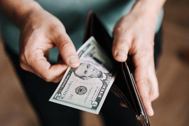 5 Tips Mudah Menghemat Uang Kala Harga Barang Naik