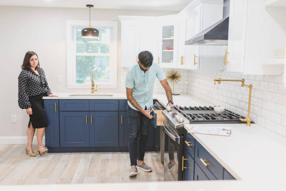 ilustrasi mengecek rumah (pexels.com/RDNE Stock project)