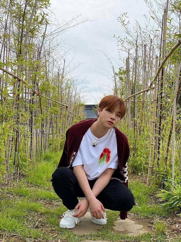 potret Jinhwan iKON (instagram.com/gnani_____)