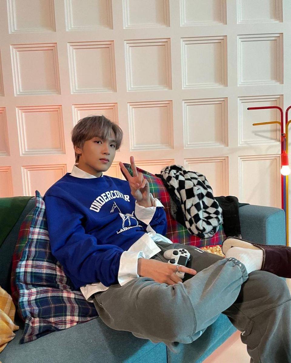 padu padan outer ala Haechan NCT (instagram.com/nct)