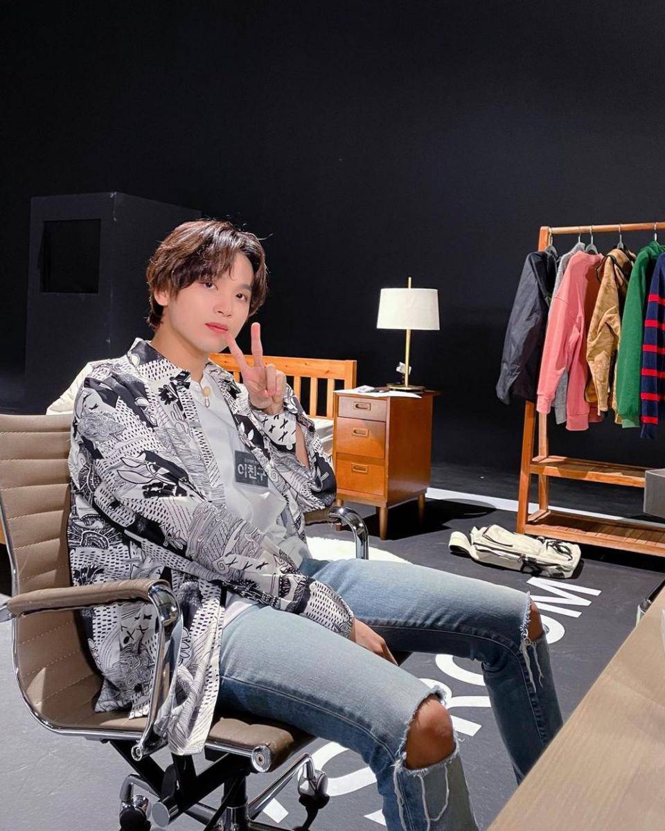 padu padan outer ala Haechan NCT (instagram.com/nct)